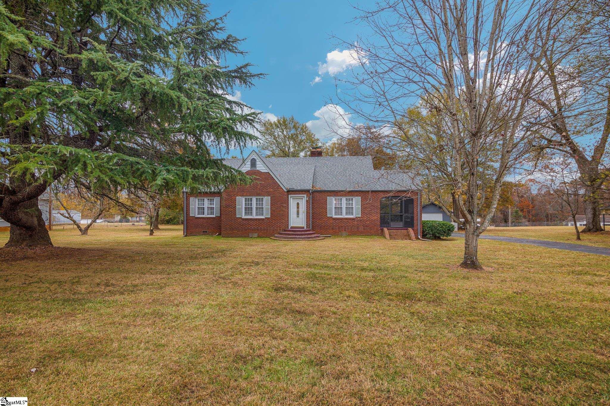 709 West Main Street Pickens, SC 29671 - Photo 2 of 36