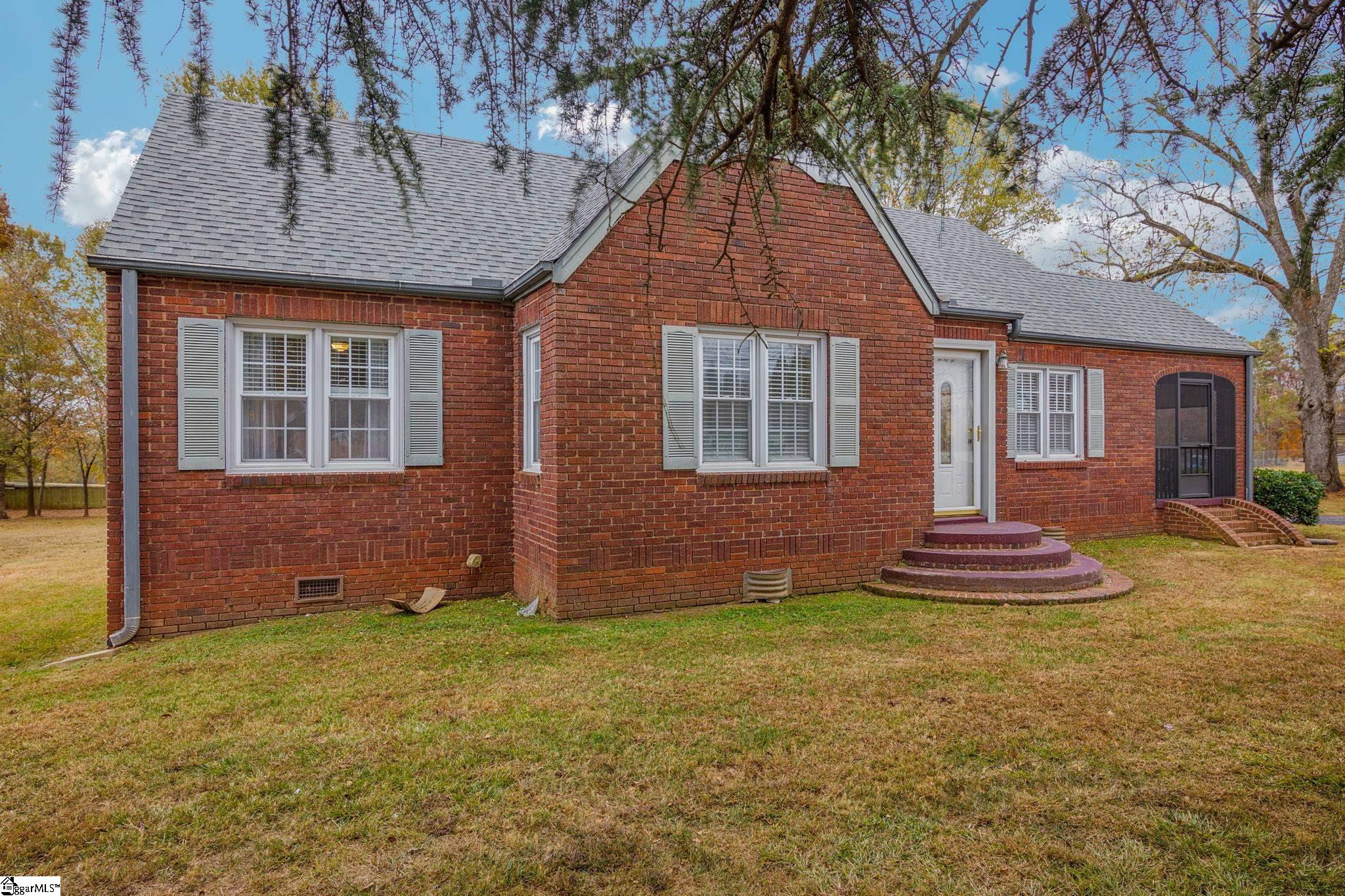 709 West Main Street Pickens, SC 29671 - Photo 3 of 36