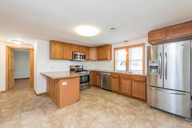 $1,950 | 10605 39th Avenue, Pleasant Prairie, WI 53158