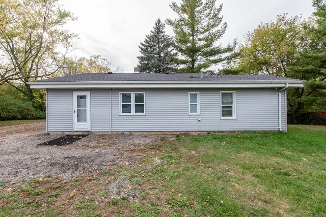 $1,950 | 10605 39th Avenue, Pleasant Prairie, WI 53158