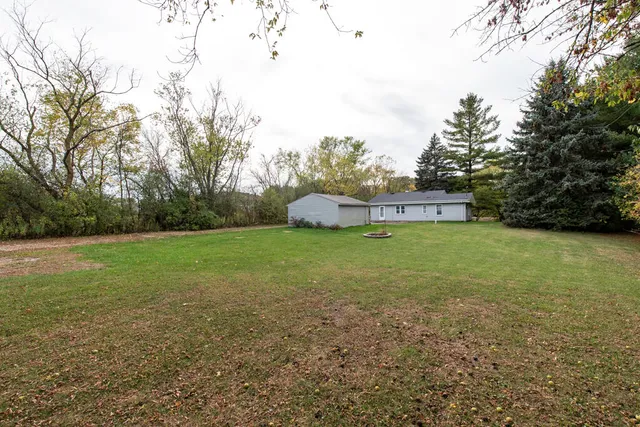 $1,950 | 10605 39th Avenue, Pleasant Prairie, WI 53158