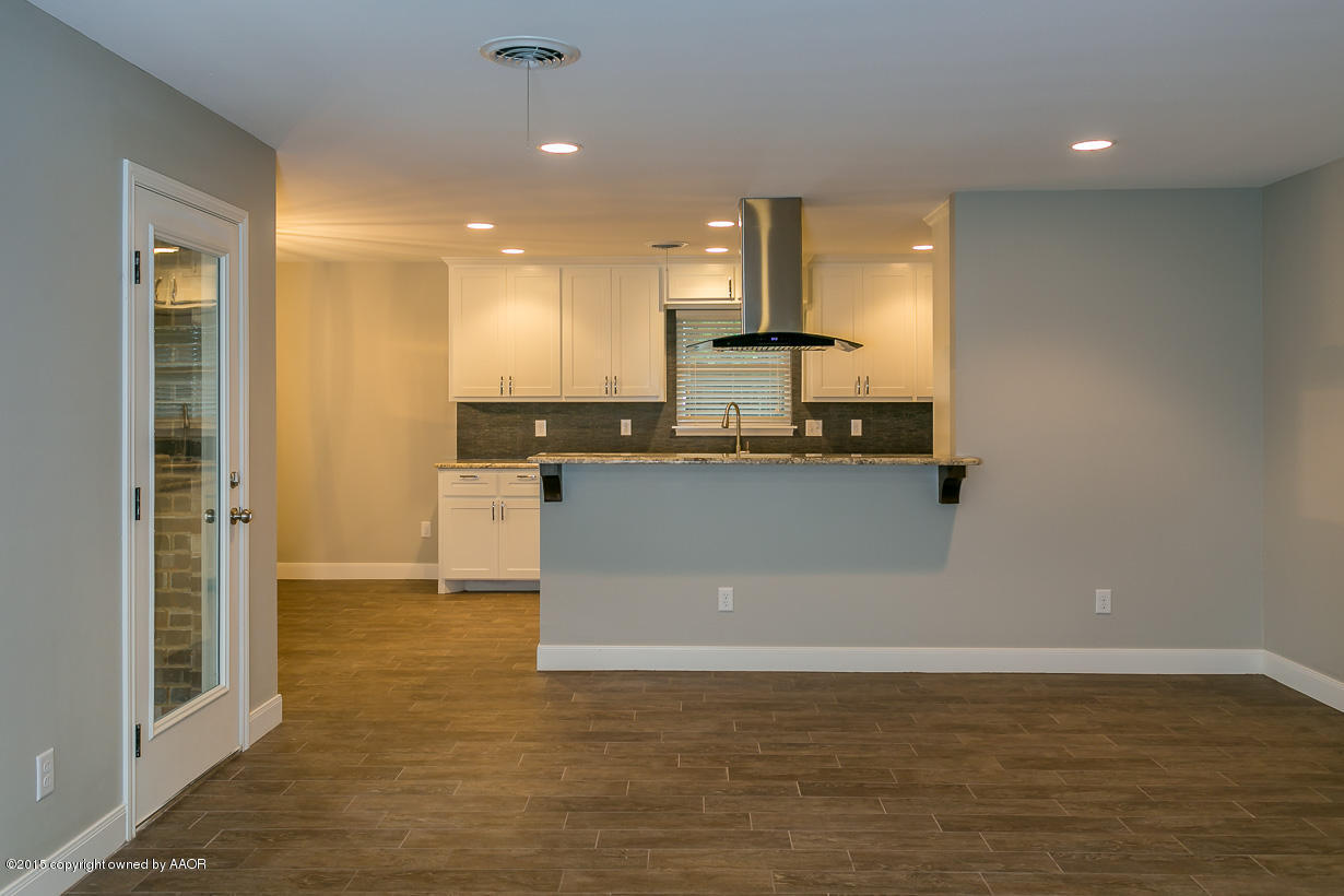 6103 Elmhurst Road Amarillo, TX 79106 - Photo 9 of 26 Kitchen