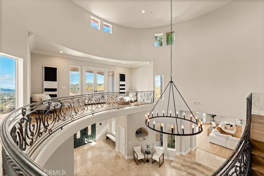 13248 Nightsky Drive Camarillo, CA 93012 - Photo 20 of 53 a view of a livingroom with furniture and windows
