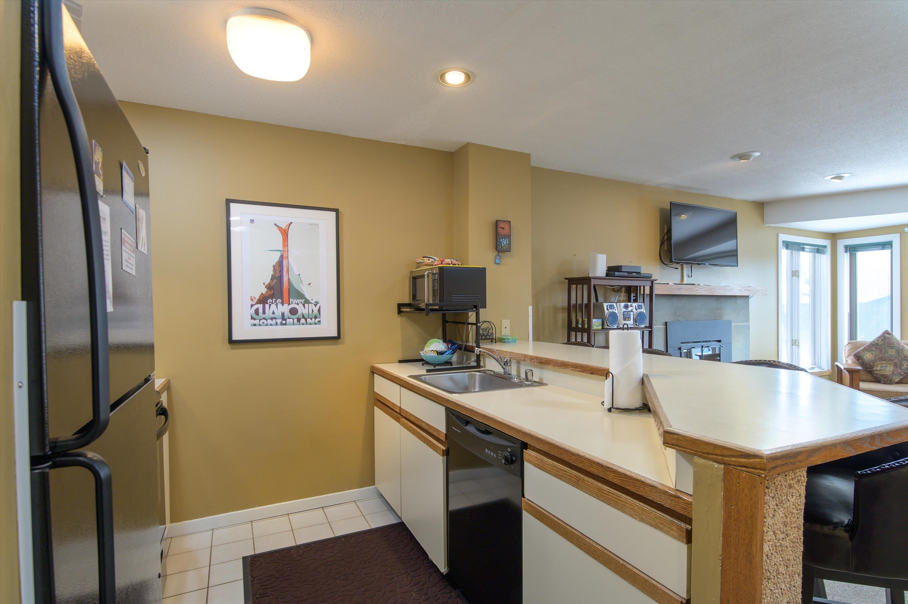 350 Mountain Road, Unit B303 Ludlow, VT 05149 - Photo 13 of 31