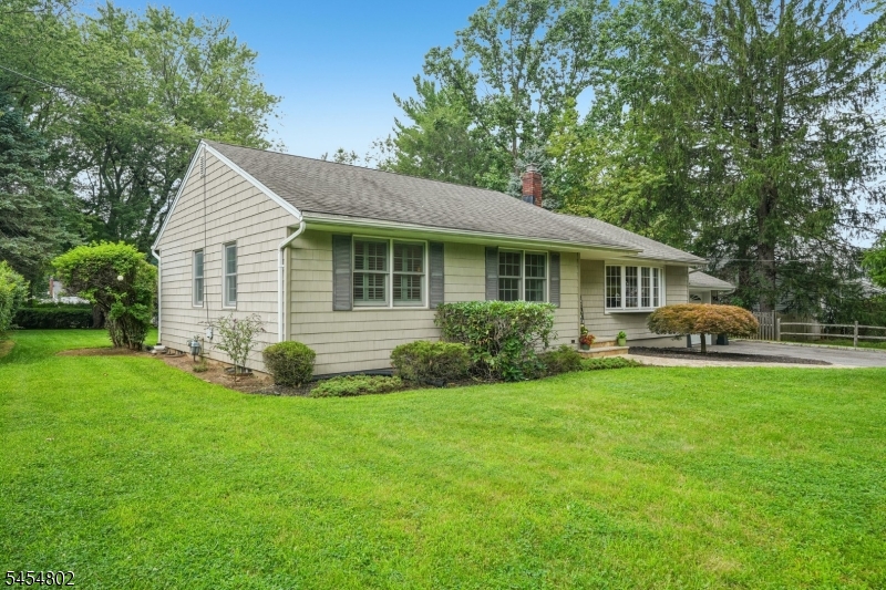 58 Beech Road Randolph, NJ 07869 - Photo 4 of 46 Gallery Image 4