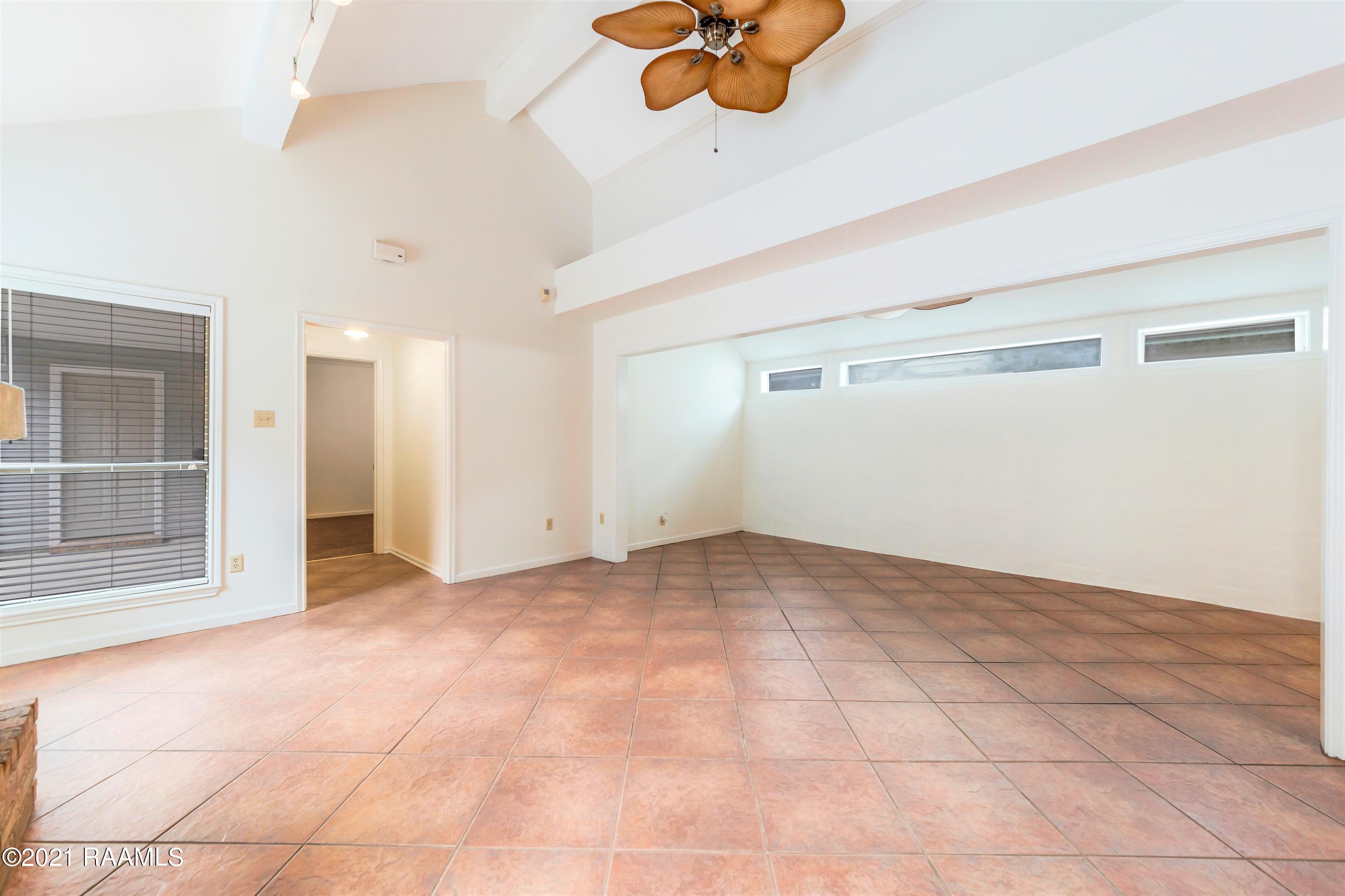128 Steiner Road, Unit C Lafayette, LA 70508 - Photo 4 of 18 128SteinerC-28