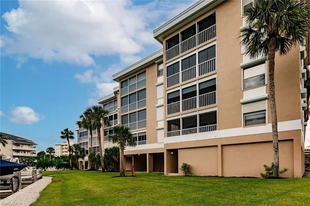 $8,000 | 900 Collier Court, Unit 406, Marco Island, FL 34145