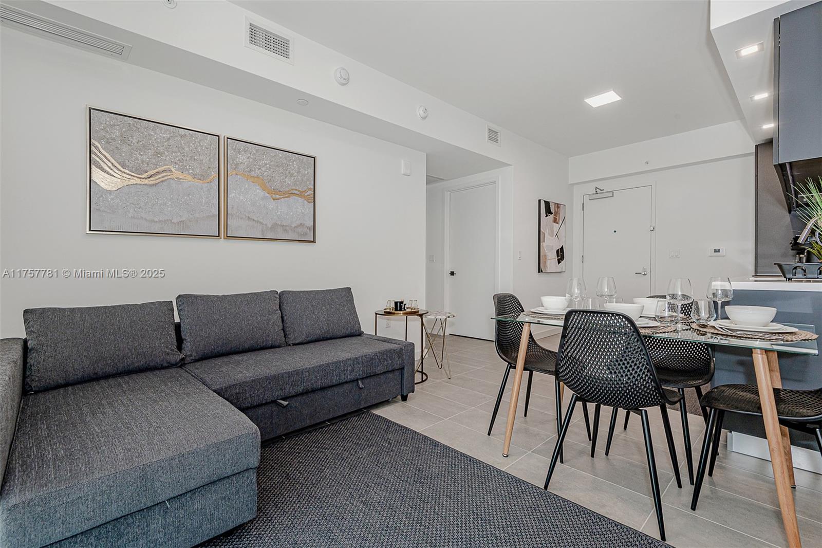 227 Northeast 2nd Street, Unit 1805 Miami, FL 33132 - Photo 8 of 34