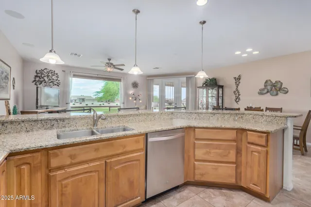 $495,000 | 2662 South Springwood Boulevard, Unit 462, Mesa, AZ 85209