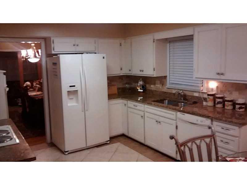 4514 Dickson Road Indianapolis, IN 46226 - Photo 8 of 24 Gallery Image 8