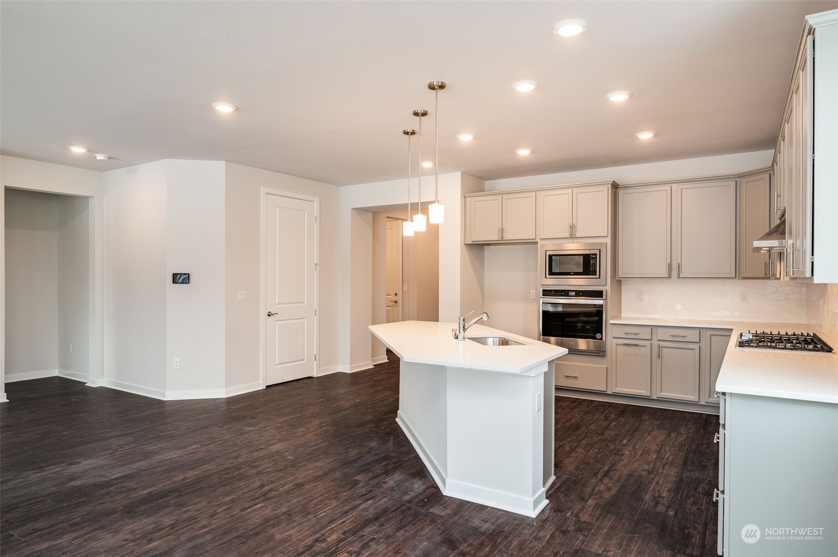 23606 Arbors Terrace Road Northeast, Unit 38 Kingston, WA 98346 - Photo 5 of 26 Gallery Image 5