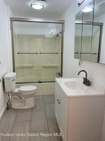 $2,050 | 720 Warren Street, Unit 7, Hudson, NY 12534