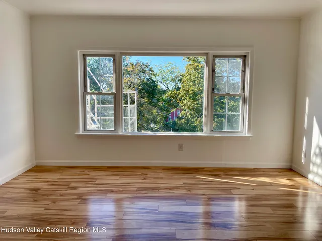 $2,050 | 720 Warren Street, Unit 7, Hudson, NY 12534