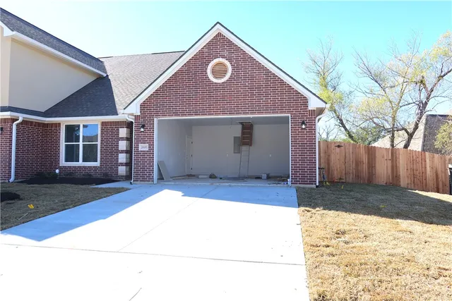 $374,900 | 2000 Reagan Court, Bryan, TX 77802