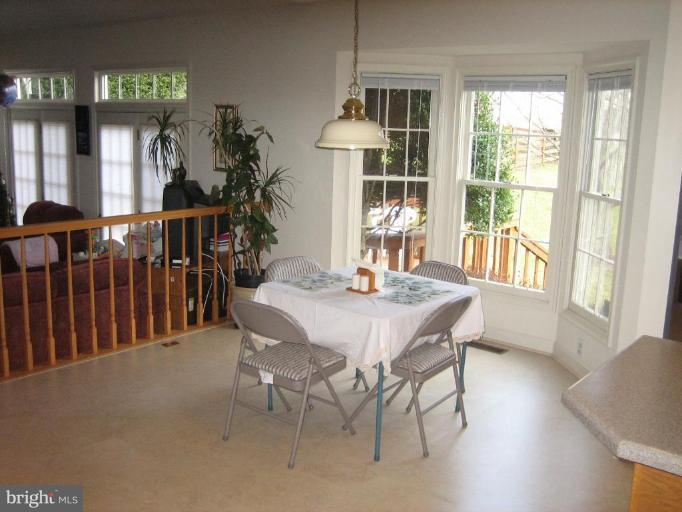 14547 Cutstone Way Silver Spring, MD 20905 - Photo 12 of 22 Breakfast Area