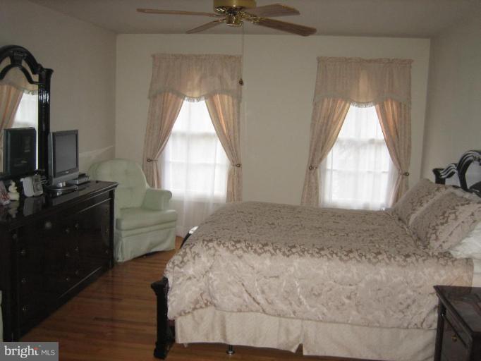 14547 Cutstone Way Silver Spring, MD 20905 - Photo 18 of 22 Master Bedroom