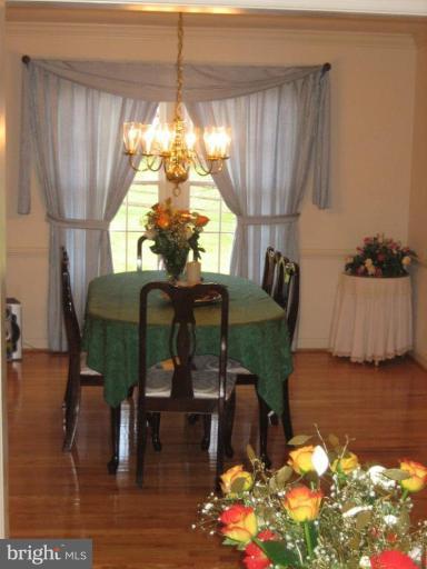 14547 Cutstone Way Silver Spring, MD 20905 - Photo 3 of 22 Dining Room
