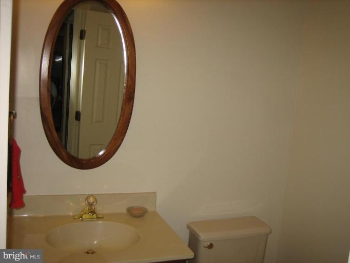 14547 Cutstone Way Silver Spring, MD 20905 - Photo 10 of 22 Bath #4