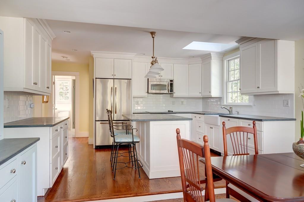 65 Longfellow Road Wellesley, MA 02481 - Photo 3 of 13