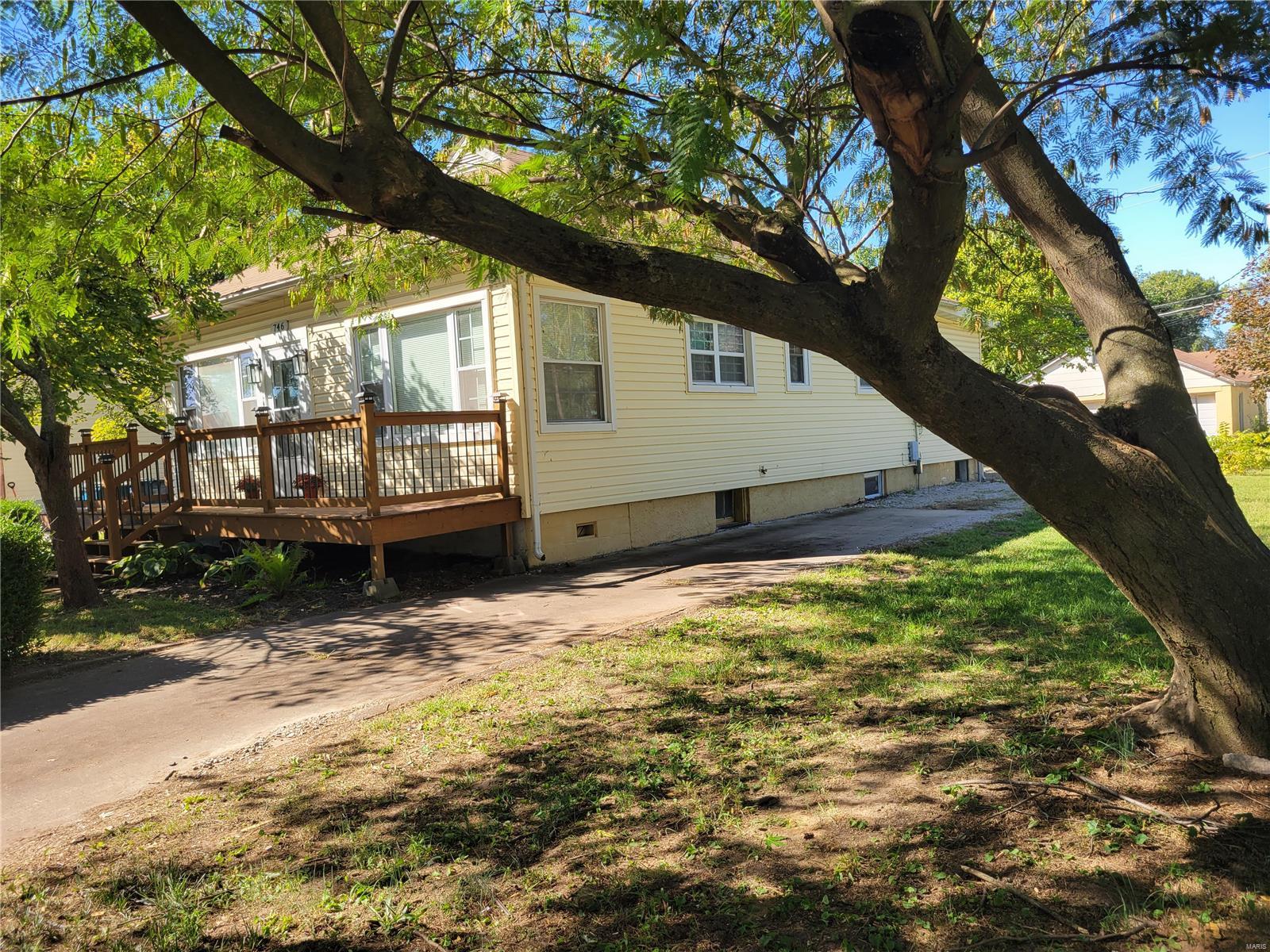 746 Rice Street Wood River, IL 62095 - Photo 1 of 26 Gallery Image 1