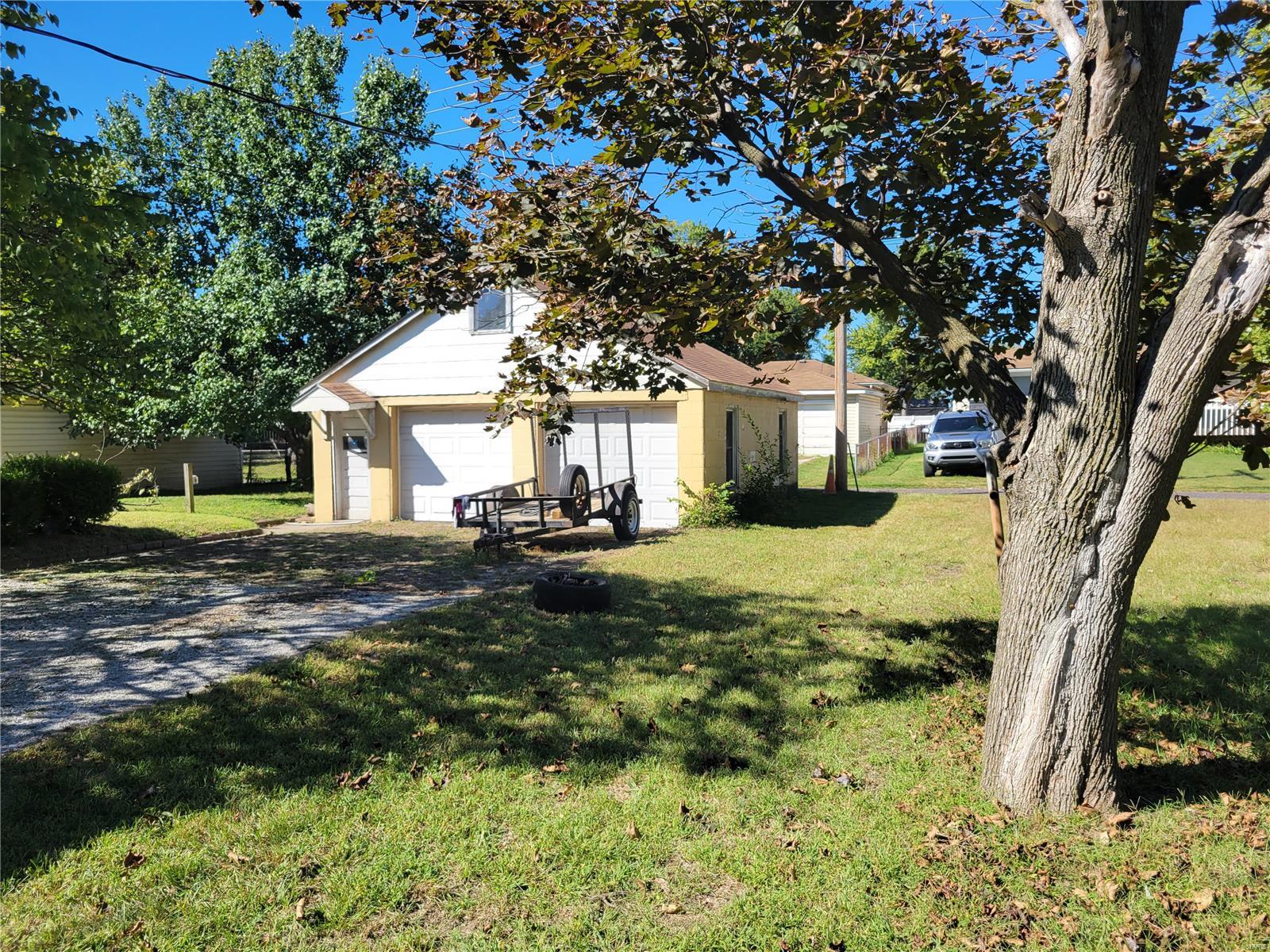 746 Rice Street Wood River, IL 62095 - Photo 2 of 26 Gallery Image 2