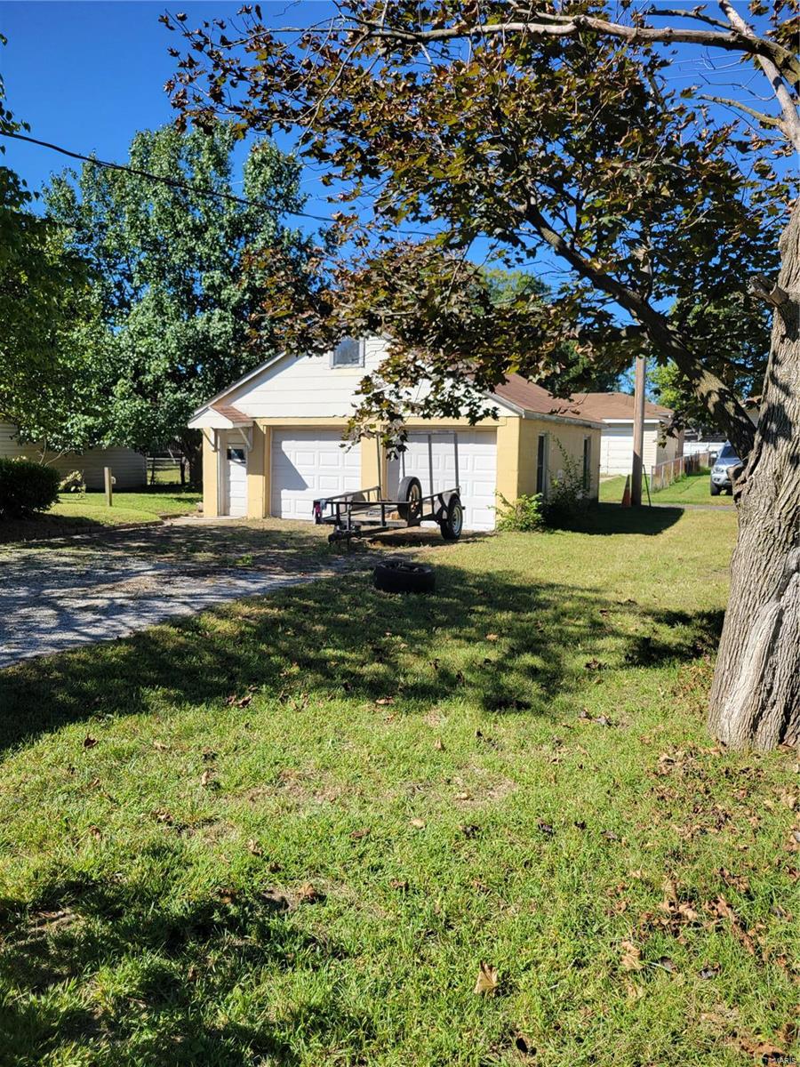 746 Rice Street Wood River, IL 62095 - Photo 3 of 26 Gallery Image 3