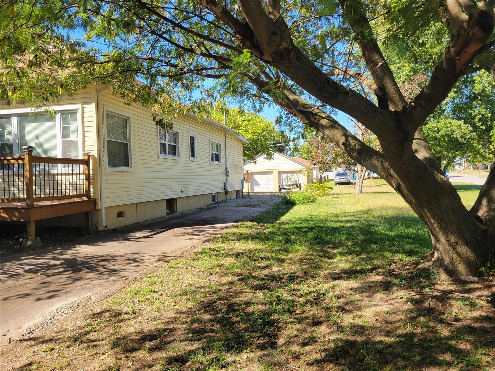 746 Rice Street Wood River, IL 62095 - Photo 5 of 26 Gallery Image 5