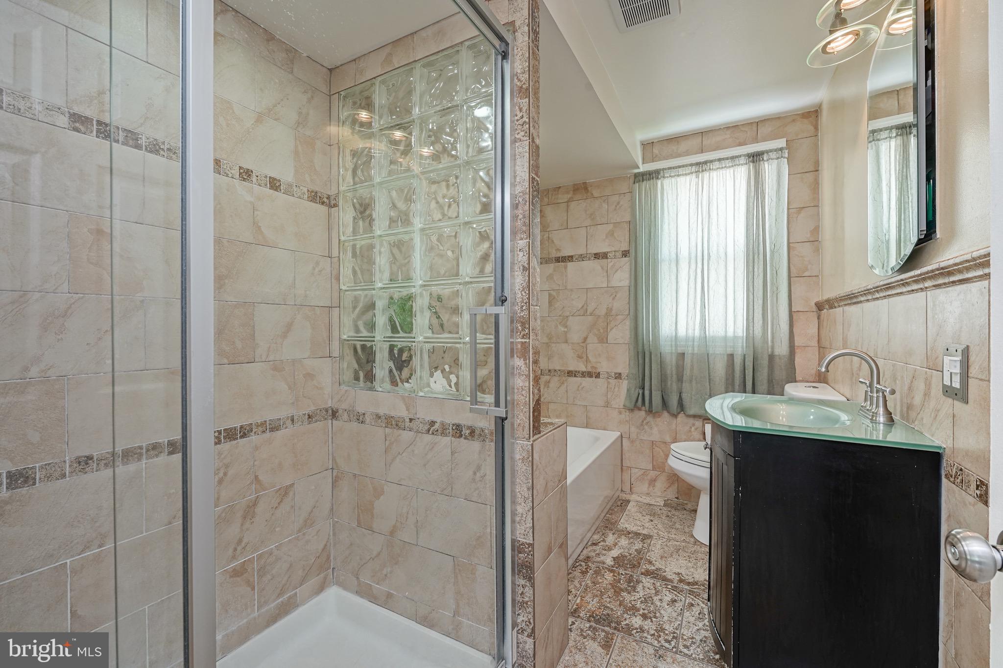 529 Warwick Road Lawnside, NJ 08045 - Photo 13 of 38