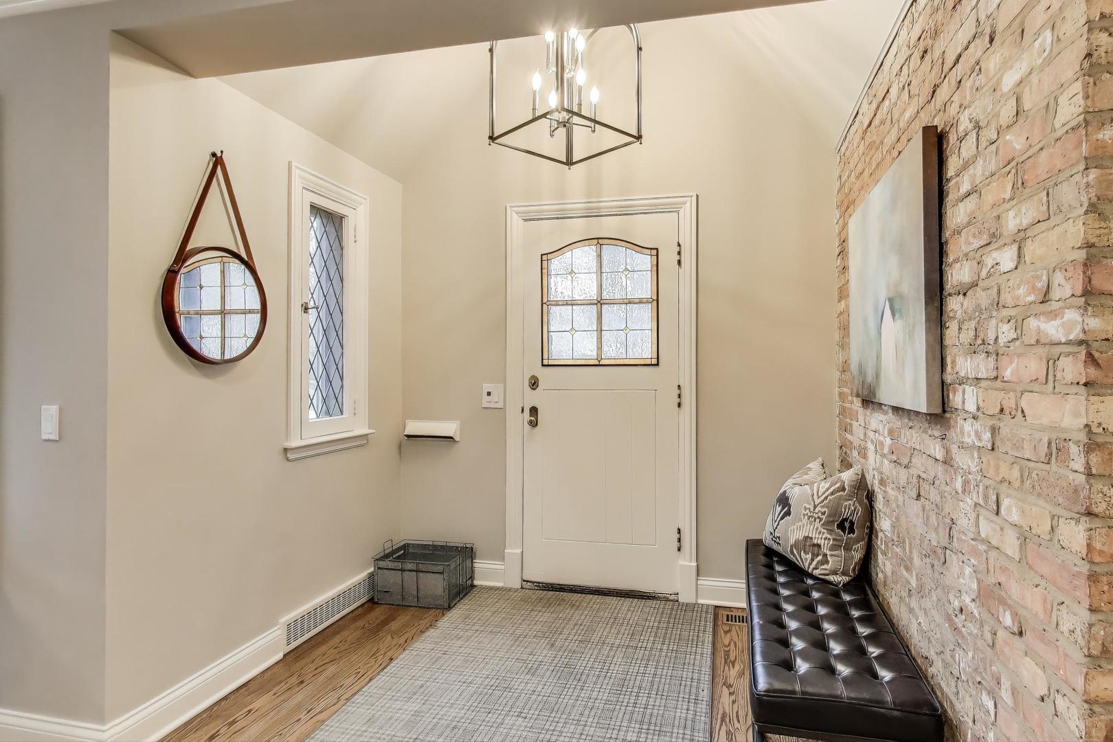 521 Mayfair Road Arlington Heights, IL 60005 - Photo 4 of 47