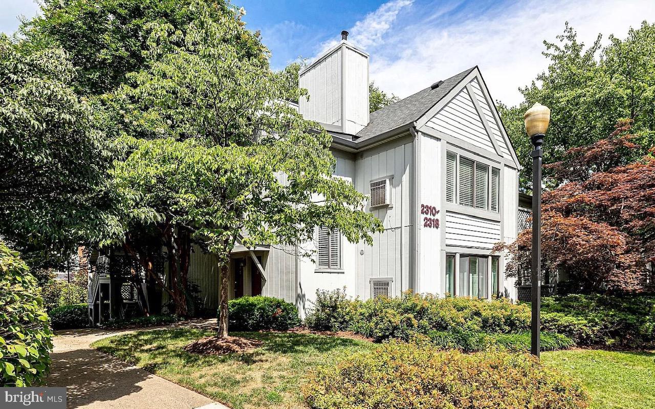 2312 Hunter's Run Drive, Unit 2312 Reston, VA 20191 - Photo 1 of 30 Gallery Image 1