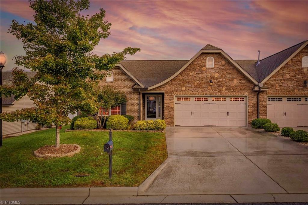 654 Chas Court High Point, NC 27265 - Photo 1 of 34 Gallery Image 1