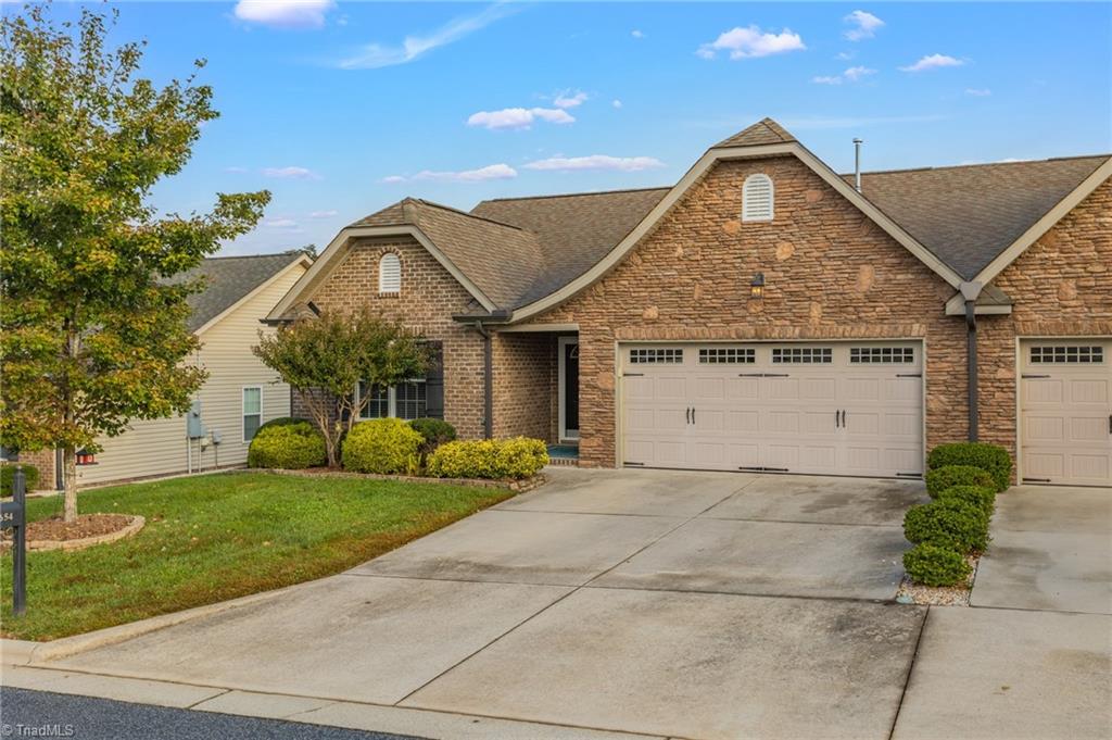 654 Chas Court High Point, NC 27265 - Photo 3 of 34 Gallery Image 3