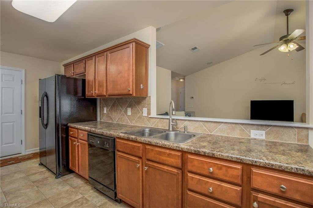 654 Chas Court High Point, NC 27265 - Photo 22 of 34 Gallery Image 22
