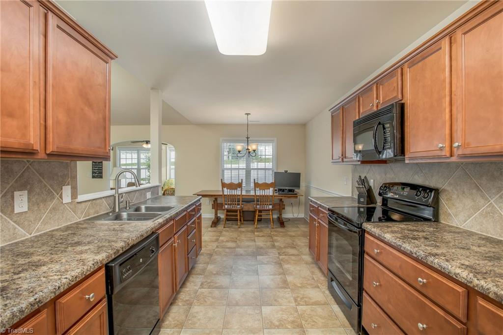 654 Chas Court High Point, NC 27265 - Photo 23 of 34 Gallery Image 23
