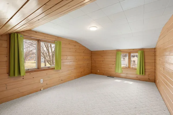 $260,000 | 805 15th Avenue Southeast, Austin, MN 55912