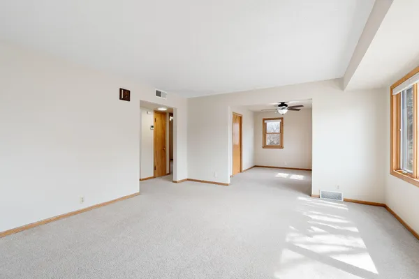 $260,000 | 805 15th Avenue Southeast, Austin, MN 55912