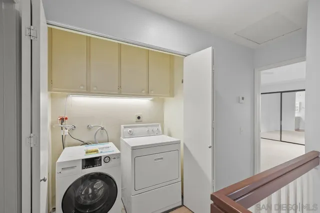 a view of yard with tree