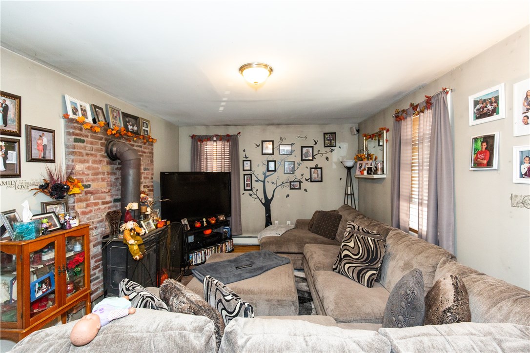 35 Middle Street Cumberland, RI 02864 - Photo 22 of 33 Living Room