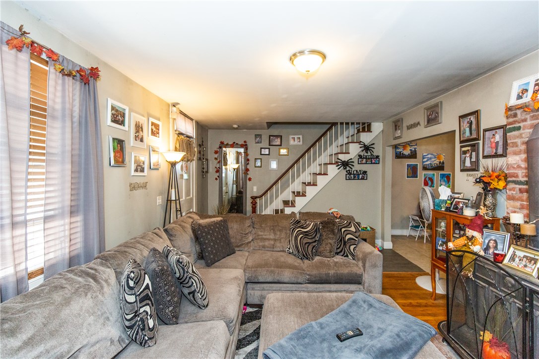 35 Middle Street Cumberland, RI 02864 - Photo 23 of 33 Living Room