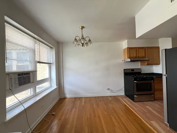 $1,400 | 5335 North California Avenue, Unit 203, Chicago, IL 60625