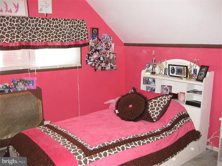 40 Merry Turn Road Levittown, PA 19056 - Photo 12 of 15 Bedroom