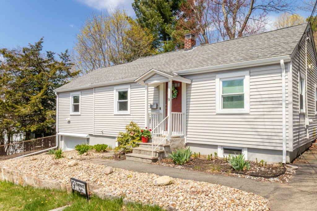 9 Sunset Avenue Holbrook, MA 02343 - Photo 1 of 40