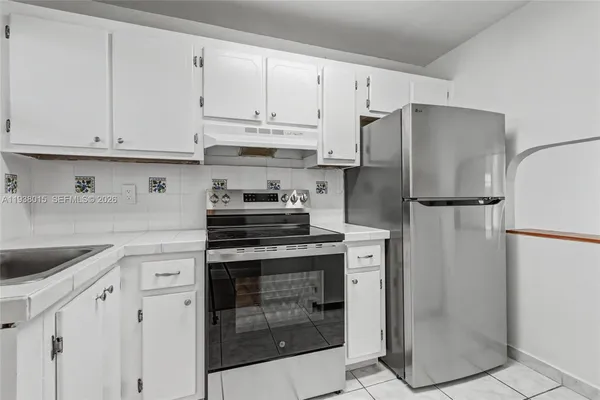 $140,000 | 2831 Sunrise Lakes Drive East, Unit 204, Sunrise, FL 33322