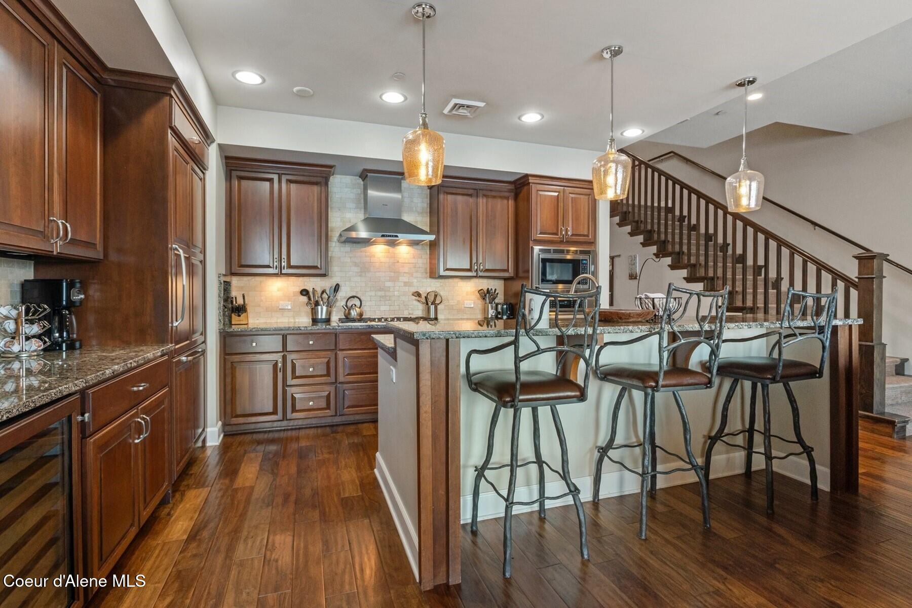 606 Sandpoint Avenue Sandpoint, ID 83864 - Photo 8 of 84 Breakfast Bar or Lunch Counter