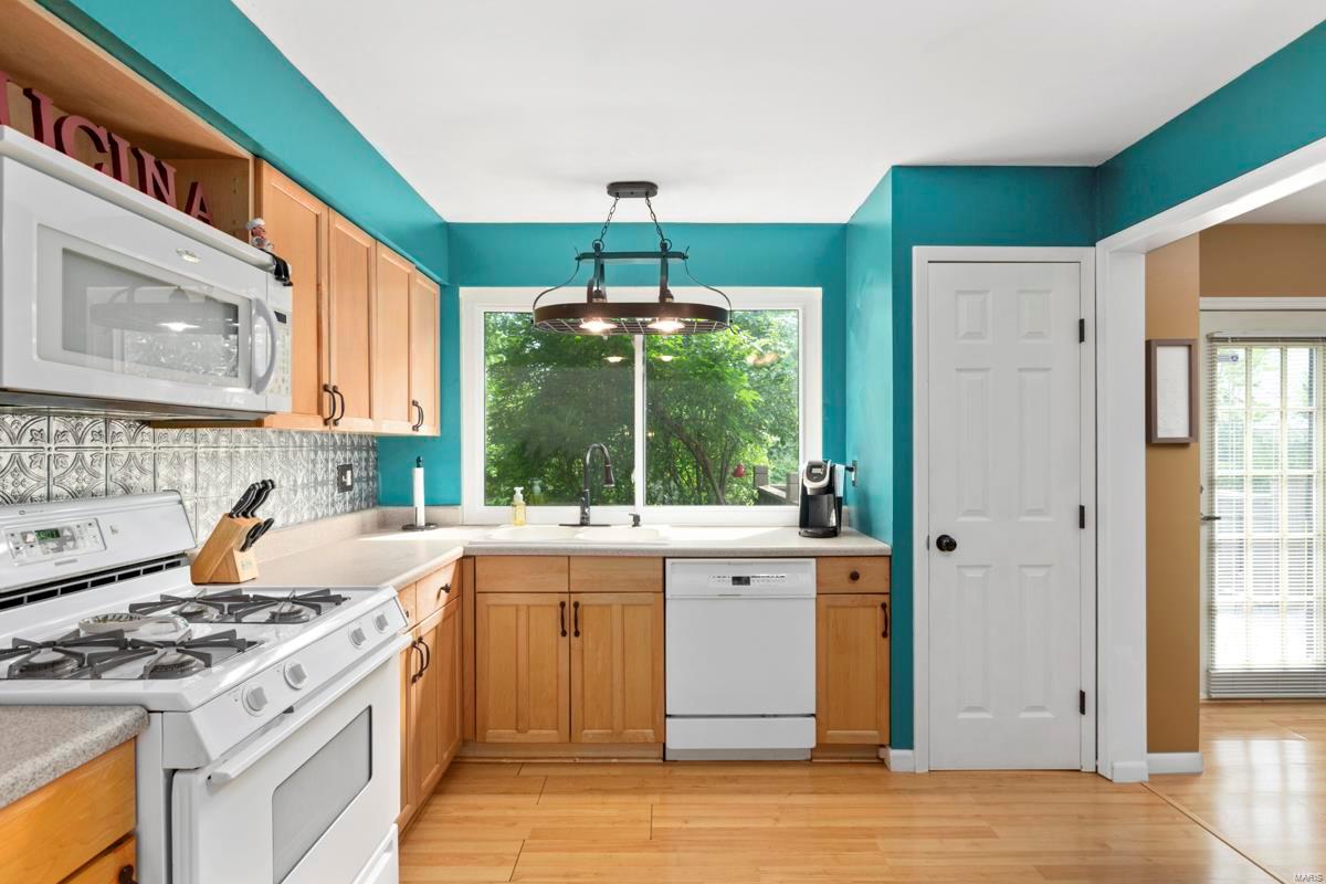 354 Bellestri Drive Ballwin, MO 63021 - Photo 16 of 38