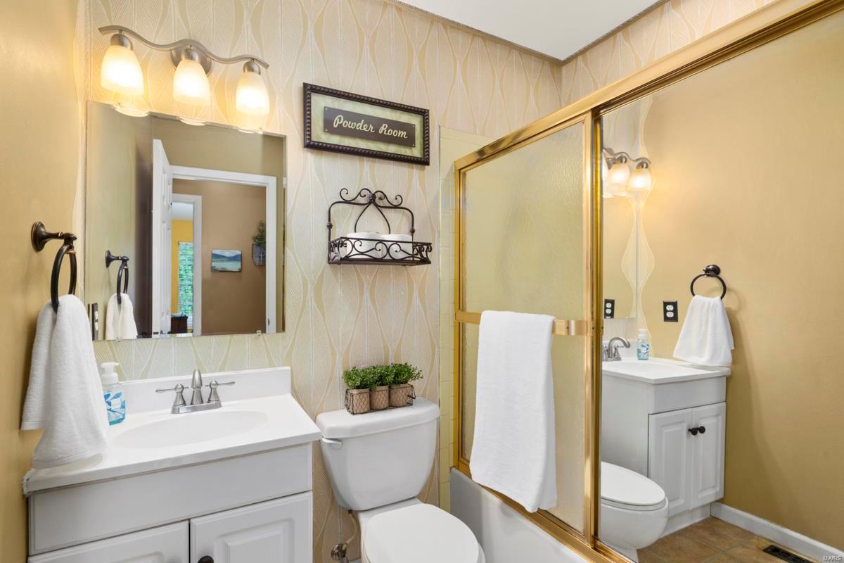 354 Bellestri Drive Ballwin, MO 63021 - Photo 17 of 38