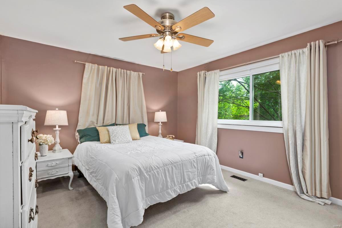 354 Bellestri Drive Ballwin, MO 63021 - Photo 18 of 38