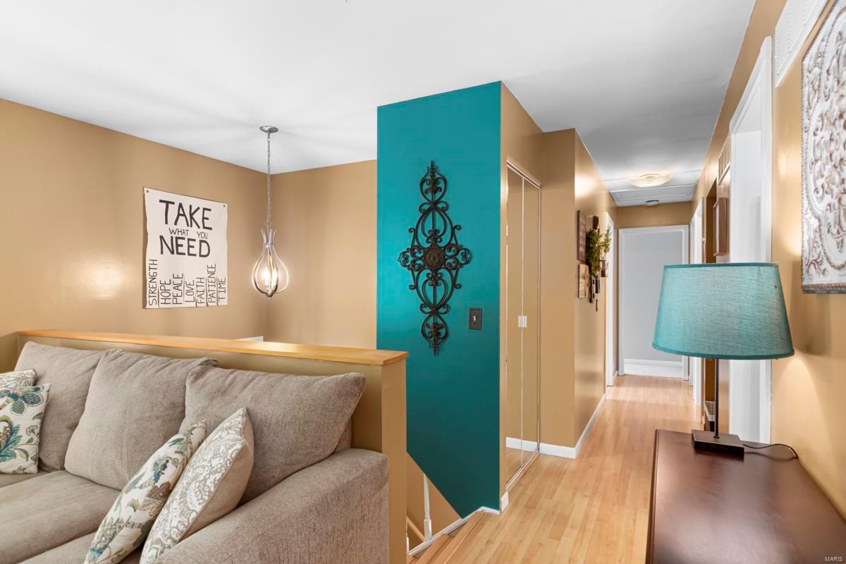 354 Bellestri Drive Ballwin, MO 63021 - Photo 6 of 38