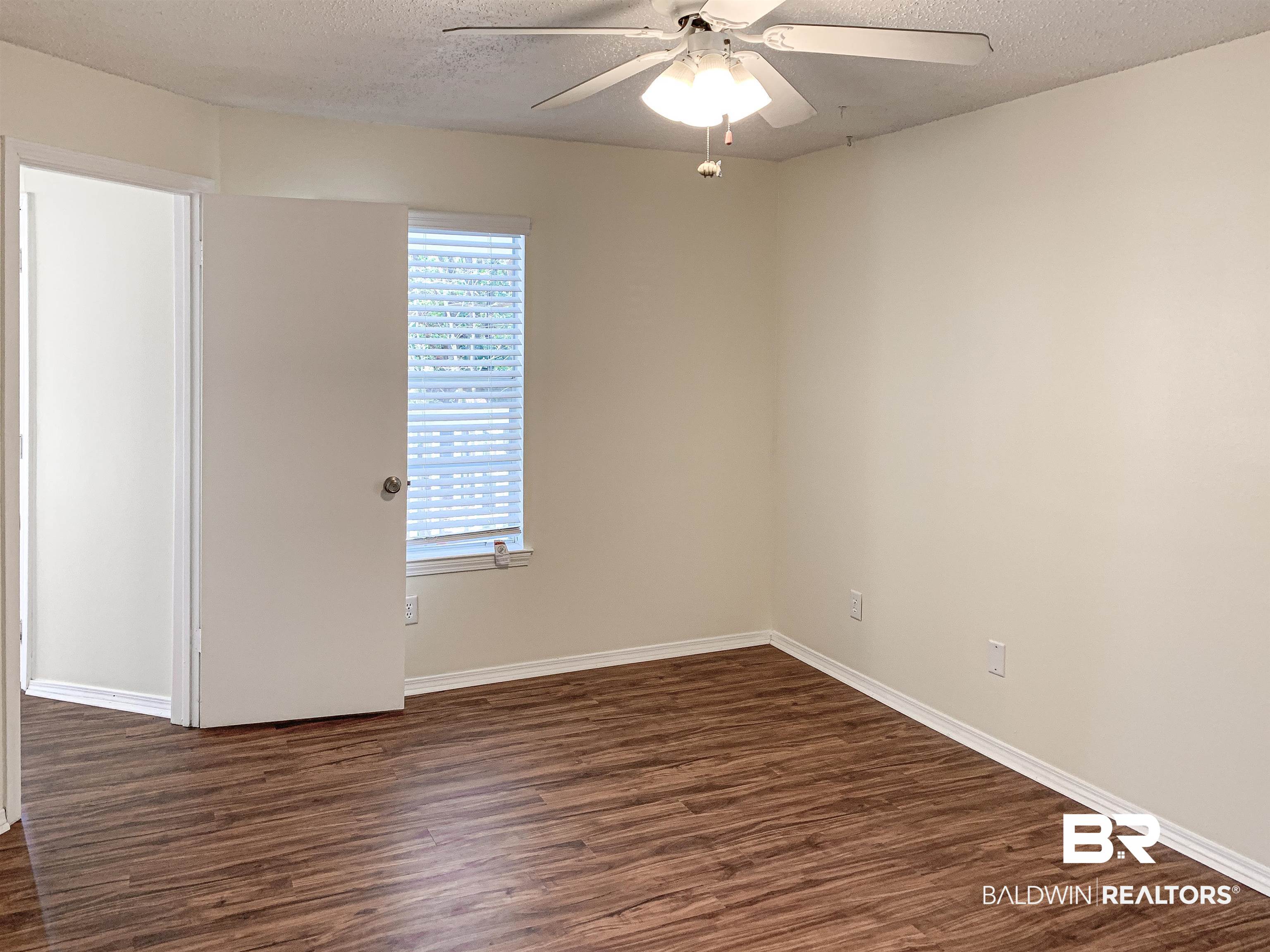5608 Cottage Hill Road, Unit 214 Mobile, AL 36609 - Photo 6 of 12
