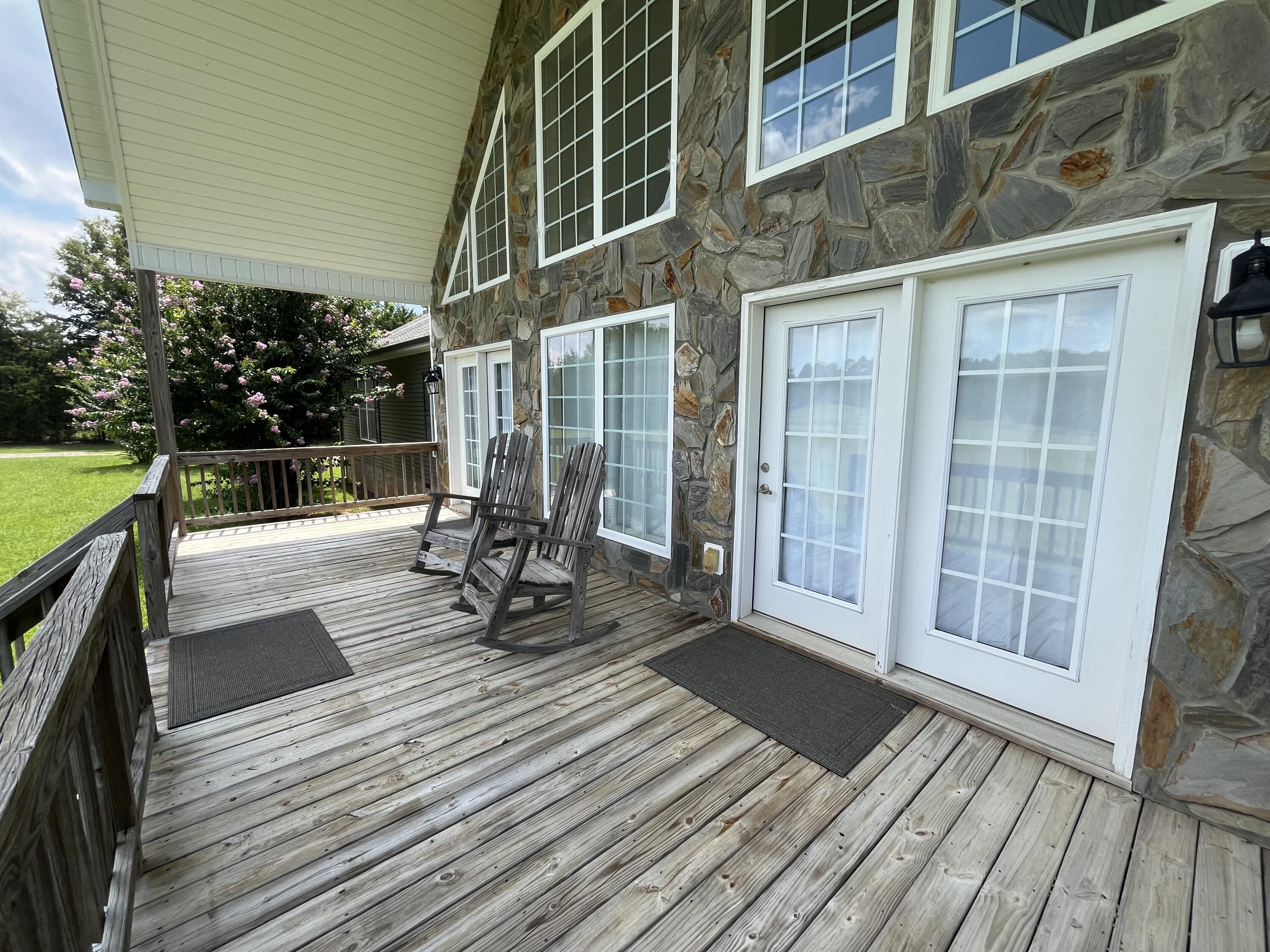 450 Jefferson Street McCormick, SC 29835 - Photo 3 of 18 IMG_0324